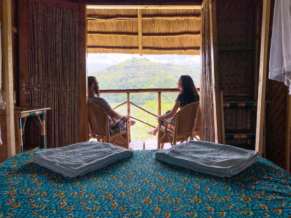 Mwamba Kelele Lodge Fort Portal Екстер'єр фото