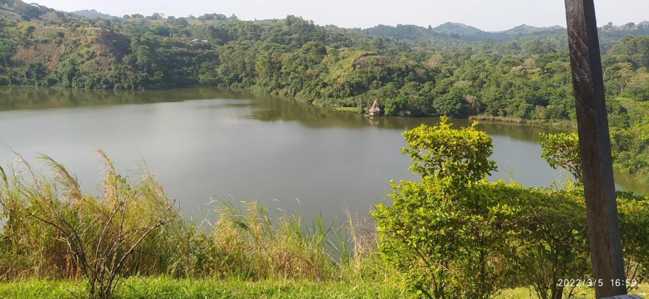 Mwamba Kelele Lodge Fort Portal Екстер'єр фото