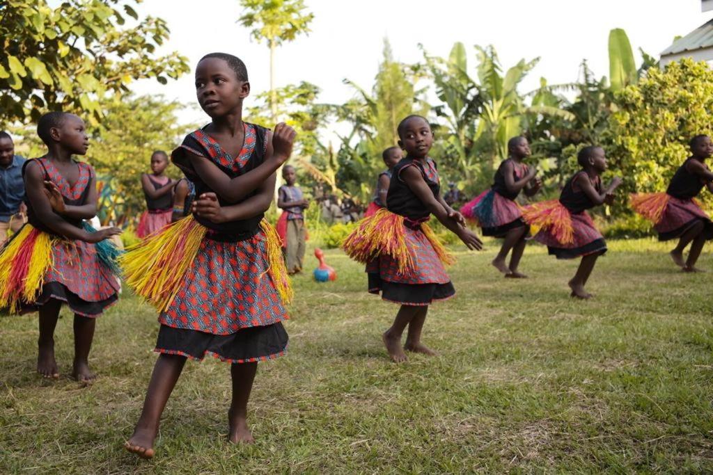 Mwamba Kelele Lodge Fort Portal Екстер'єр фото
